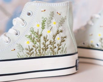 Chaussures de mariage Converse brodées vert sauge/cadeau unique/Chaussures de mariage pour la mariée/bouquet brodé 3D/Converse brodée personnalisée