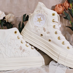 Custom Move Platform/White Wedding Flowers Embroidered Converse/Bridal Flowers Embroidered Sneakers/Wedding Flowers Embroidered Sneakers