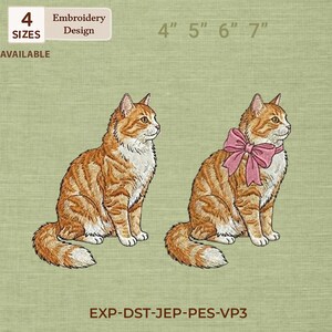 Op de afbeelding: Twee borduurontwerpen van oranje tabby katten. Eén kat heeft een roze strik. De ontwerpen zijn verkrijgbaar in 4 maten: 10 cm, 13 cm, 15 cm en 18 cm. De tekst "Embroidery Design" en "4 SIZES AVAILABLE" zijn ook aanwezig.