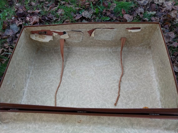 Ancienne valise en carton chinée gris - Le Grenier de Lisette