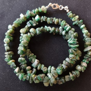Birthday gift necklace, Gemstone gift necklace for her, Emerald chip beaded necklace, Emerald handmade necklace, boho necklace, gift choker