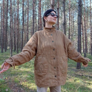 Handgefertigter gesteppter Baumwollmantel: Olivbraune gefütterte Jacke, Größe L