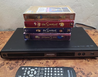 Reproductor de DVD Philips con mando a distancia + Pack de DVD de Los Simpson (versión alemana) / Temporadas 3, 5, 7 y 10 / Packs completos de la serie / Set de entretenimiento doméstico retro