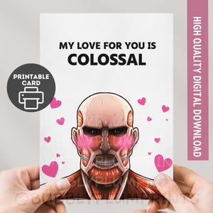 Op de afbeelding: Een afdrukbare kaart met de tekst "MY LOVE FOR YOU IS COLOSSAL" boven een cartoonillustratie van een gespierde, blozende figuur. Roze harten zijn verspreid over de afbeelding. Een roze verticale banner aan de rechterkant zegt "HIGH QUALITY DIGITAL DOWNLOAD".