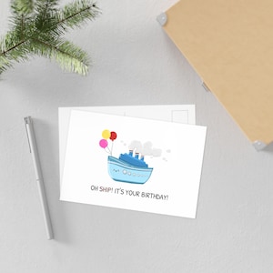 Lustige Geburtstags-Kunstpostkarte - "Oh Ship! It's Your Birthday!", Handgezeichnetes Kreuzfahrtschiff-Wortspiel, süßes Geschenk, Grußkarte, Reisethema