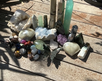 Crystal Mystery Box | Intuitively Chosen Crystals | Spiritual Gift Box | Witchcraft Kit | Healing Crystals Set | Surprise Crystal Bundle