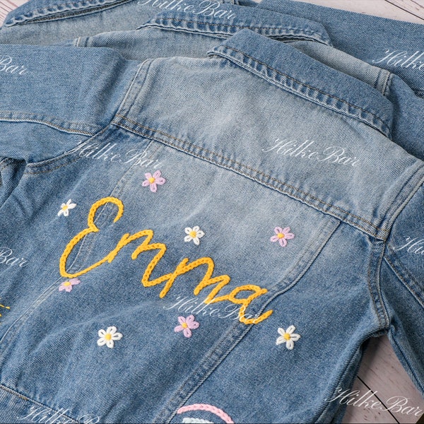 Personalisierte handbestickte Jeansjacke für Kleinkinder: Eine einzigartige und stilvolle Ergänzung für die Garderobe Ihres Babys!