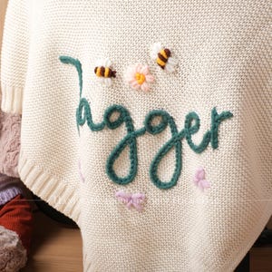 Manta de bebé personalizada bordada a mano: recuerdo de algodón orgánico para la habitación de tu bebé