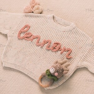 Personalized Baby Girl's Sweater with Hand-Embroidered Name and Monogram A Heartwarming Christmas Gift from Aunt zdjęcie 3