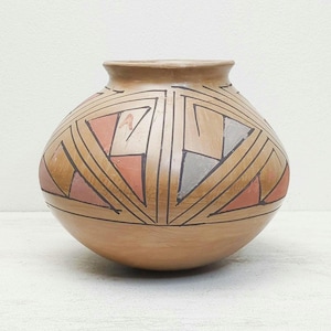 Mata Ortiz Casas Grandes polychrome signed olla pot vase