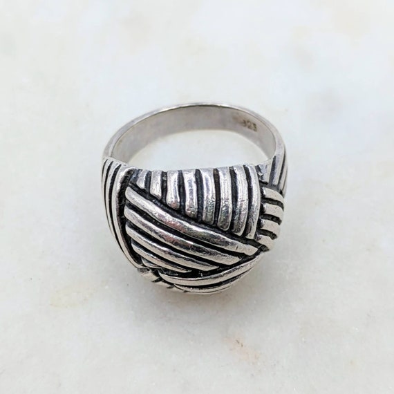 Modernist sterling silver dome ring with incised … - image 1