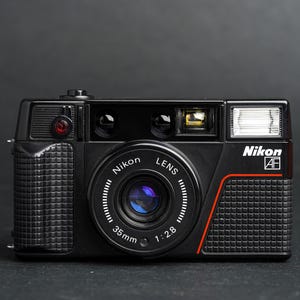 【現状品】Nikon L35AF2 コンパクトフィルムカメラ ニコン Nikon L35 AD / Nikon Lens 35mm F2.8 35mmコンパクト