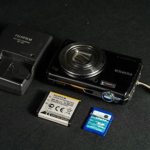 Fujifilm F100fd Digital Camera - Y2K Digicam - Fully Working - A+++