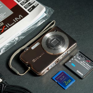 Casio Exilim EX-S12 Digital Camera - Y2K Digicam - Mint Condition - NOS A+++ Fully Working