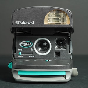 Polaroid 600 Instant Film Camera - Fully Working/Tested
