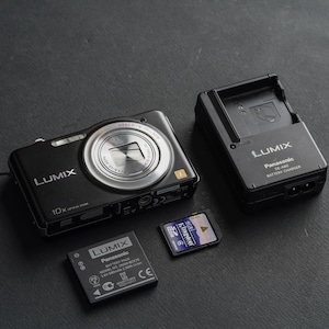 Panasonic Lumix DMC-SZ1 Digital Camera - Y2k Digicam - 16.1 Megapixels - Leica DC Vario-Elmar Lens - Mint Condition/Fully Working