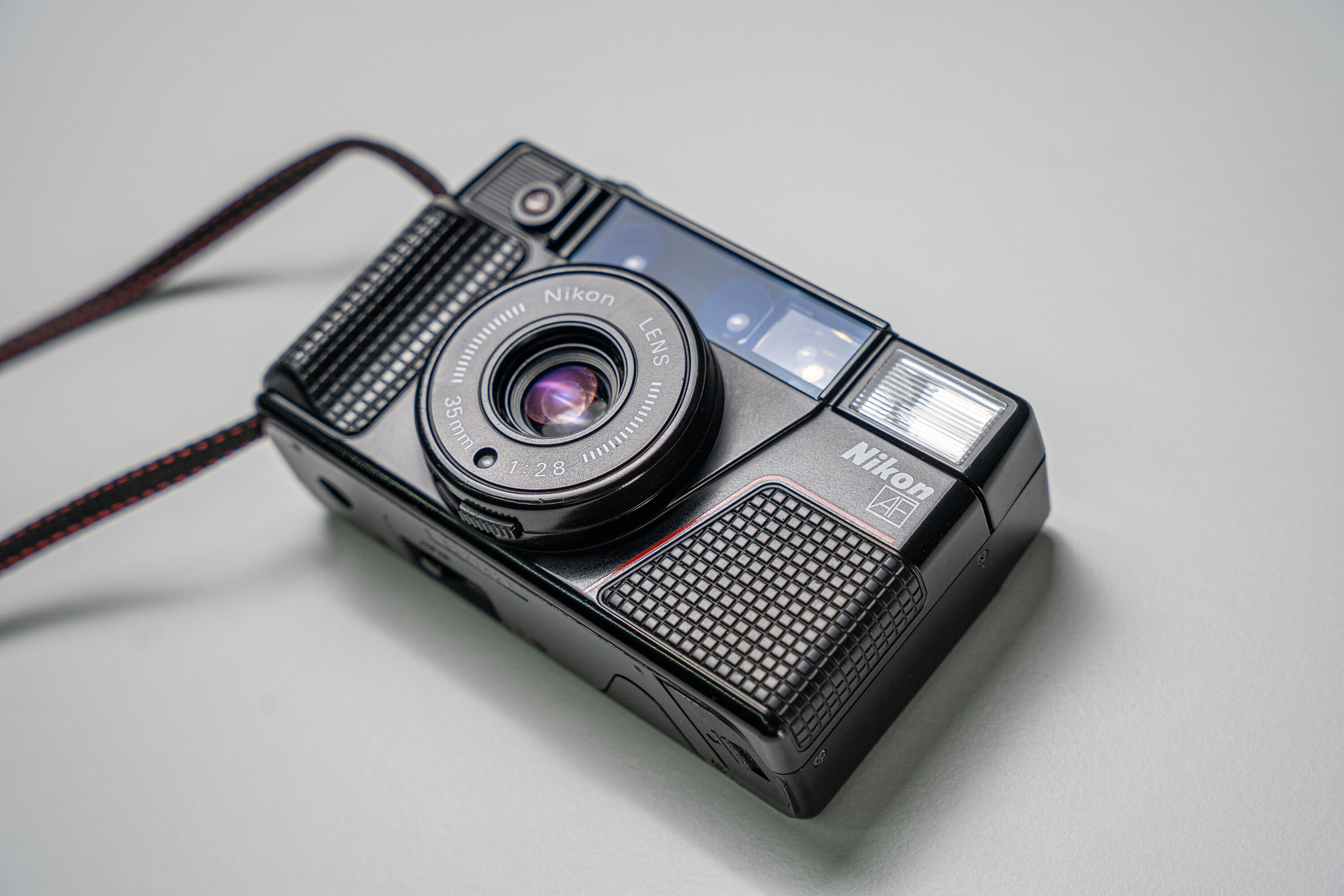 完動美品　Nikon L35AF 35mm F2.8 ピカイチ　ISO1000 完動品 Nikon L35AF / Nikon LENS 35mm F2.8 Amazon.com : Nikon