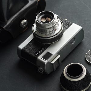 Appareil photo argentique Carl Zeiss Werra 1 - pour pellicules 35 mm - Objectif Carl Zeiss Tessar 50 mm f2.8 - Entièrement fonctionnel