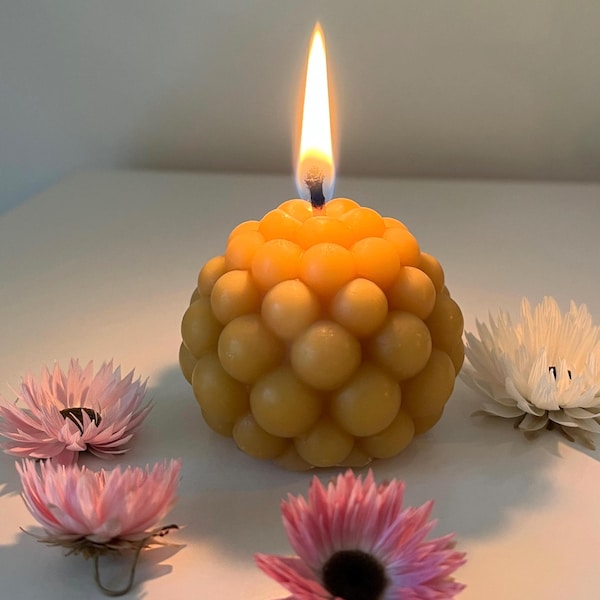 Beeswax candle ‘The bubbles’