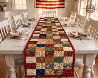 Vintage blommig lapptäcke bordslöpare, vinröd kalikå bordslöpare, lantlig inredning, rustik bondgård, traditionell quiltälskare gåva