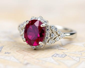 Handgemachter 14k Gold Oval Rubin Ring: Diamant Halo Ehering