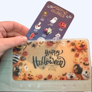 Cartão de acompanhamento de Halloween com envelope de velino correspondente para caber em fichário tamanho A6 para enchimento de dinheiro. Economize um total de 100.