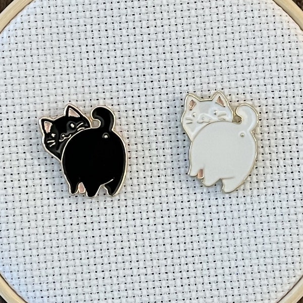 Cat Butt Needle Minder for Cross Stitch, Embroidery, Decorative Cat Behind Magnet, Funny, Silly, Humor, Bad Kitty Magnetic Needle Keeper