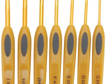 Clover Soft Touch Crochet Hooks, Ergonomic, 2.5mm, 3mm, 3.5mm, 4mm, 4.5mm, 5mm, 5.5mm, 6mm C, D, E, F, G, H, I, J