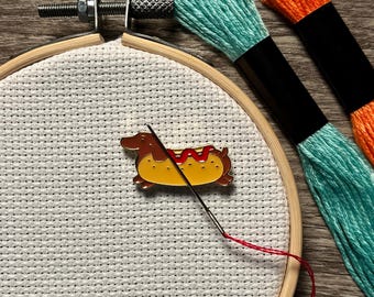Hot Dog Dachshund Needle Minder for Cross Stitch, Embroidery, Decorative Animal Magnet, Cute Needle Minder, Magnetic Needle Storage