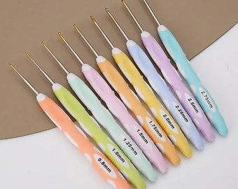 Small Ergonomic Grippy Crochet Hooks, .8mm, 1mm, 1.25mm, 1.5mm, 1.75mm, 2mm, 2.25mm, 2.5mm, 2.75mm, 13, 12/6, 9/4, 8/7/2, 4/0, 4, 2, O, 1