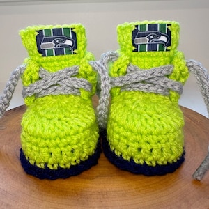 Seattle Seahawks baby booties shoes slippers boots 3-9 months infant toddler quality fan gear