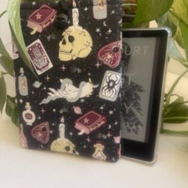 Witch's Pocket Kindle Sleeve / Kindle Case / Halloween Case / Halloween Sleeve / Pink Case / Sun and Moon Kindle Case / Celestial Case