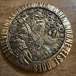 ビッグフット「自分を信じる」EDC 真鍮コイン – 伝説を持ち歩こう!