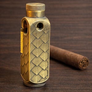 Encendedor de mesa vintage de latón hecho a mano, antorcha para salón de fumadores, báscula de latón con pátina