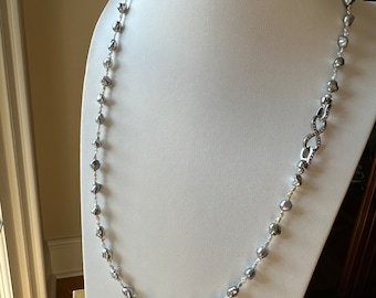 Zilveren blauwe Tahitiaanse keshi-parelketting met lange strengen (25,5 inch)
