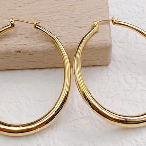 18k Solid Gold AU750 Oval Shape Hoop Earrings Hollow Tube
