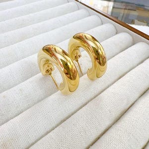 18k Solid Gold AU750 Golden Crescent Hoop Earrings Hollow Tube