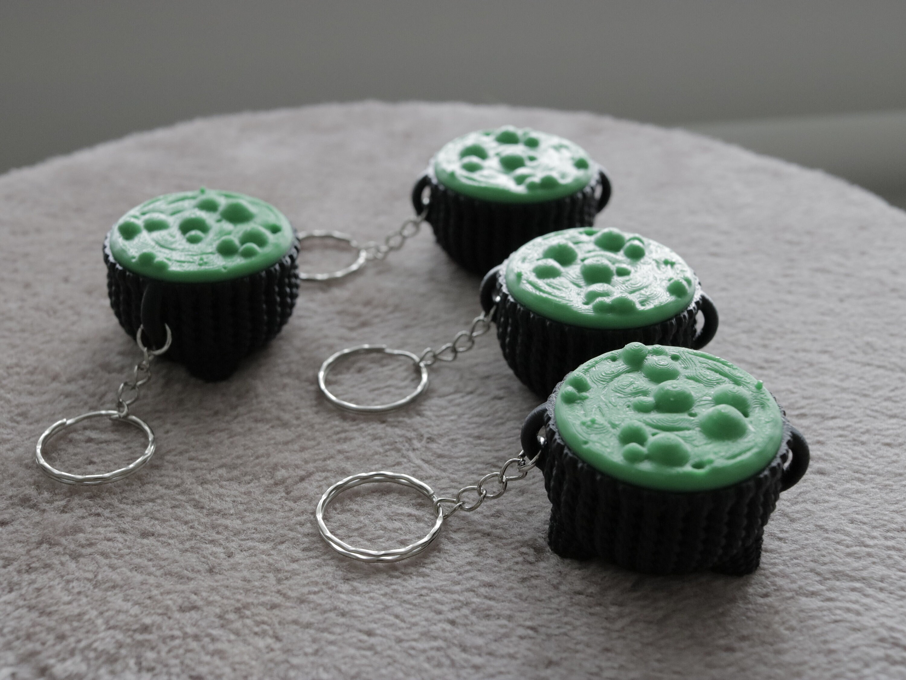 3D Printed Halloween Crochet "look-alike" Cauldron Keychain | Autumn | Bubbling Cauldron | Keyring | Key Accessory | Fall | 3D Print
