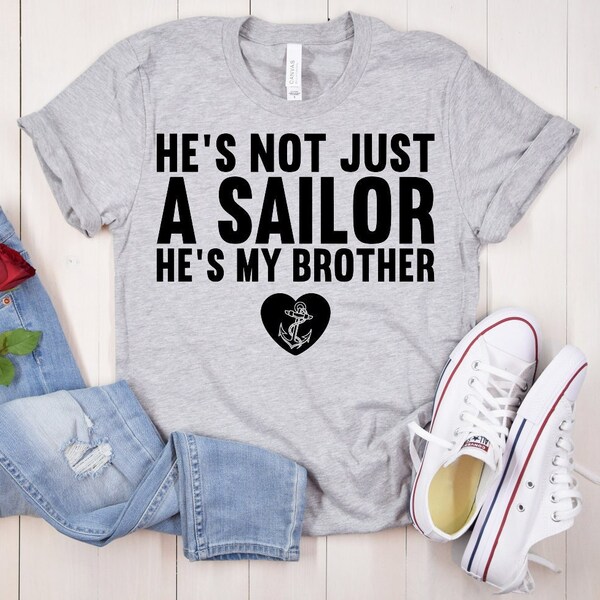 Proud Navy Sister T-Shirt: US Sailor Gift