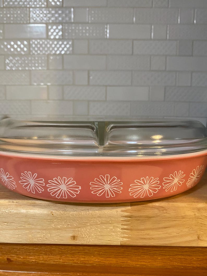 Rare Vintage Pyrex Pink Daisy Split Divided Casserole Dish 1 1/2 Quart with Lid