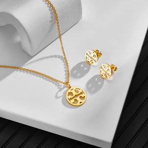 New! Tory Burch pendant necklace +logo earrings gold