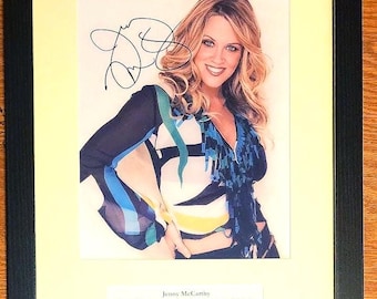 Gesigneerde Jenny McCarthy-foto (ingelijste persoonlijke handtekening)