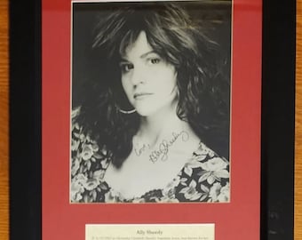 Gesigneerde ingelijste foto van Ally Sheedy (vertrouwde bron)