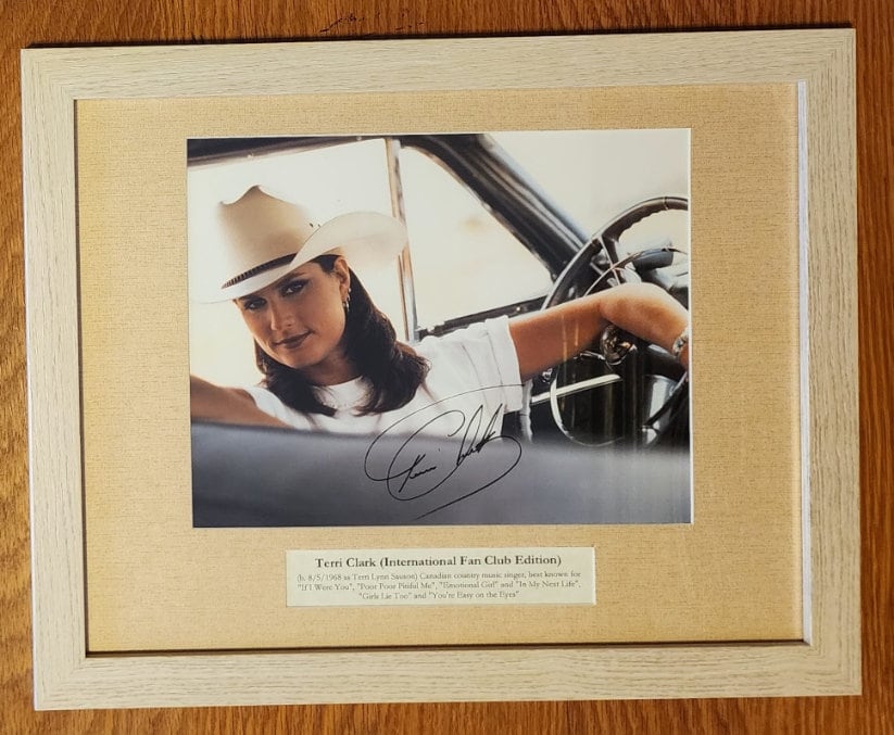 Terri Clark Official Signed Photo (framed) - Etsy