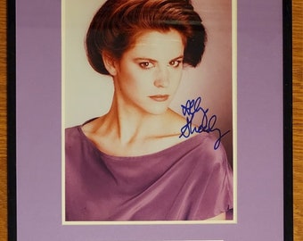 Gesigneerde ingelijste foto van Ally Sheedy (vertrouwde bron)
