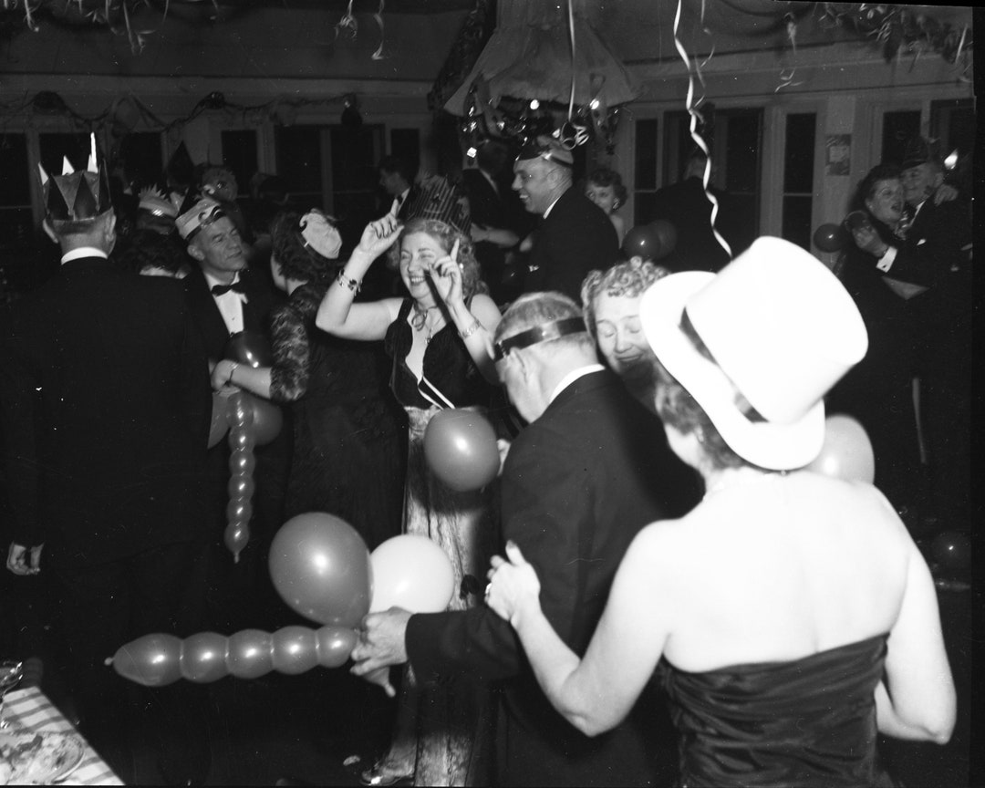Digital Download, Vintage 1940's Black and White New Year's Eve Photo ...
