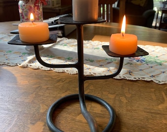 Portavelas de 3 niveles para velas votivas/de té, forjado a mano