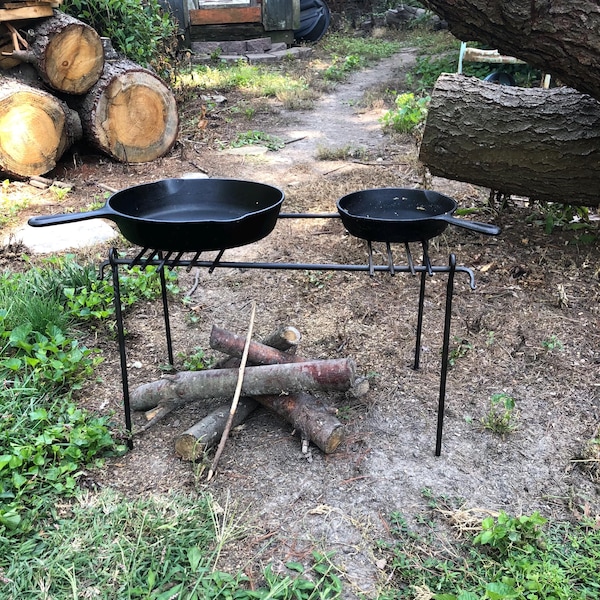 Parrilla para fogata - Parrilla vaquera - Set de cocina para acampar - Forjada a mano - (2 opciones de tamaño)