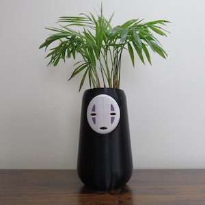 千と千尋の神隠し 植木鉢 - ユニークな顔のない自動排水システム - studio gibli 室内装飾