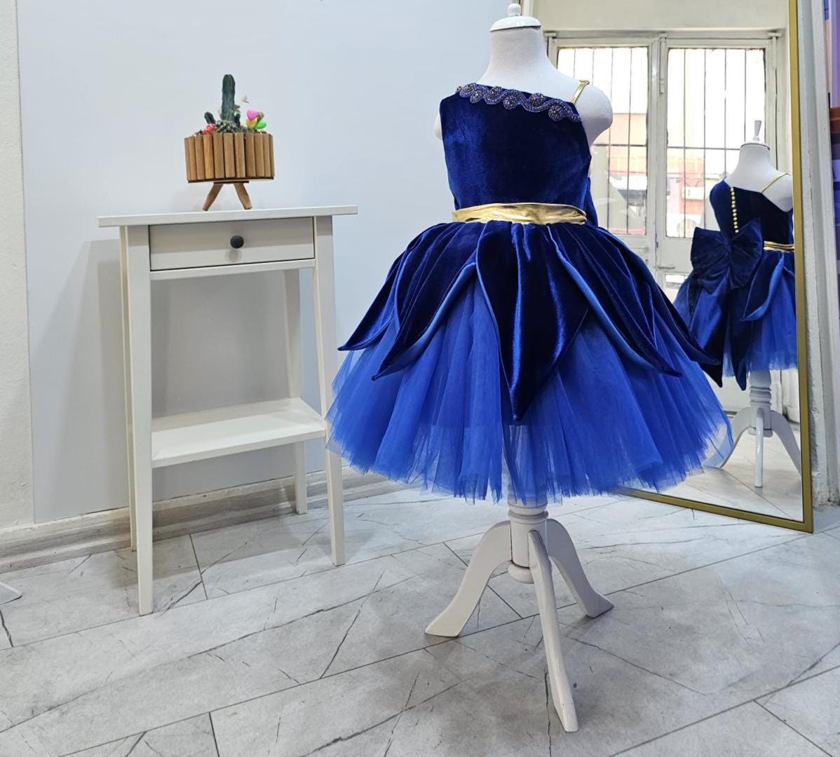 blue dress backless Galilea Crepe Draped Maxi / Cornflower | MESHKI Spaghetti Straps Sleeves size:XSmall Bachelorette Party Dresses | SIZE:L *FINAL SALE*